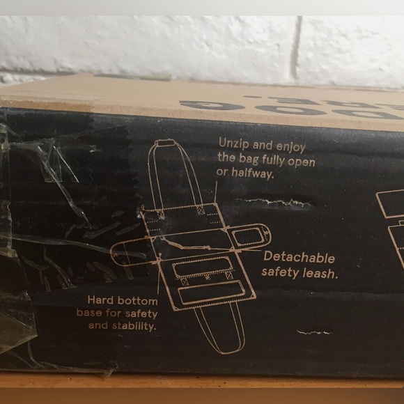 Airline Approved Pet Carrier NWB - Picture 5 of 10